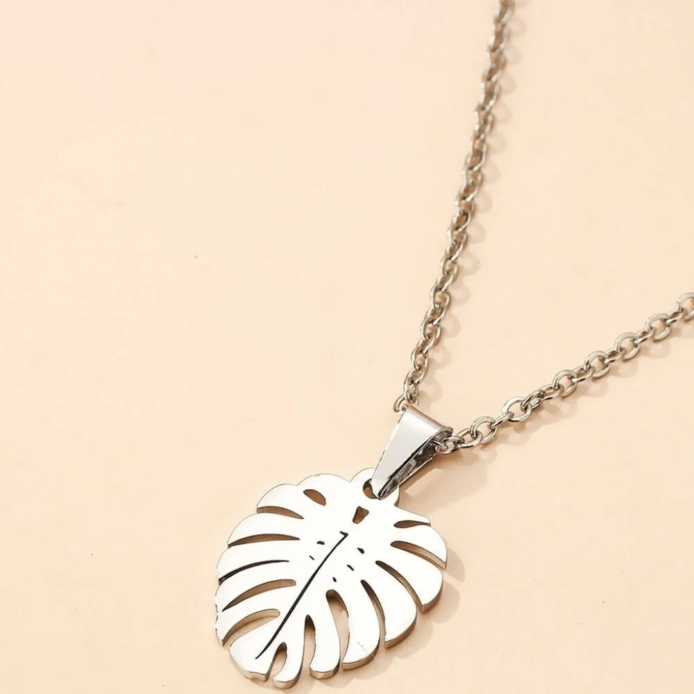 *MERIAH* Silver Tropical Leaf Fashion Foliage Necklace